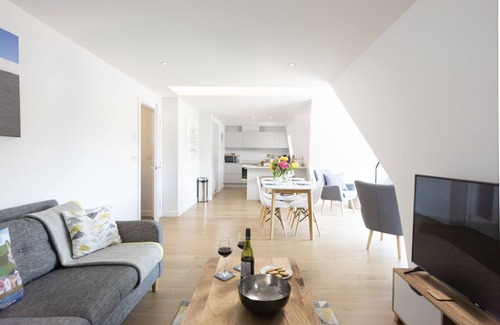Fowey Apartment | Fowey Penthouse - a beautiful penthouse apartment with fantastic river views of the harbour town of