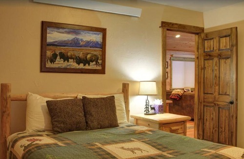 Lazy Acres House | Fox Den Lodge