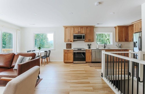 Afton House | Fox Hill: 151 Cottage w/Hot Tub + Mountain Views