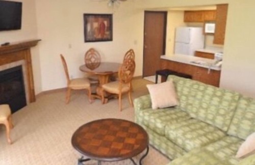Mishicot Condo | Fox Hills Condo '25 Draft Rental - Transportation Included! Will Accept OBO