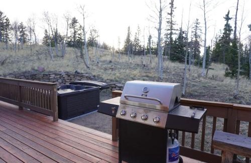 Indian Mountain House | Fox Hole Serene Secluded Private Cabin Hot Tub