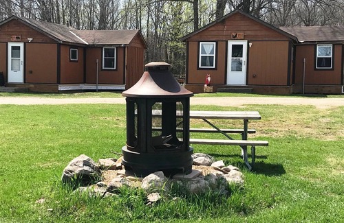 Federal Dam Cabin | Fox Hollow Cabin - Three blocks from the iconic Federal Dam on Leech Lake!