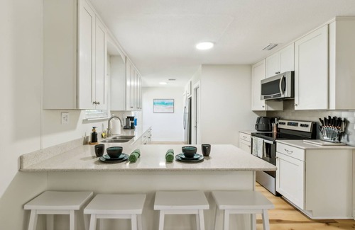 Isle of Palms House | Fox Hollow Peaceful Fruit Forest Getaway. Four bedrooms, two bathrooms