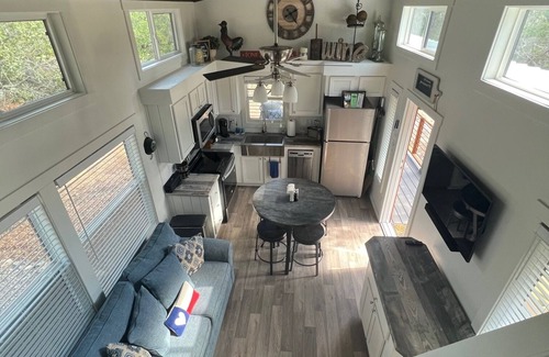 Wimberley Cottage | Fox Hollow - Tiny home with Cypress Creek access, 2 miles from Wimberley Square.