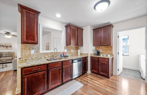 Clarksville House | Fox House (615 Fox Path Ln)