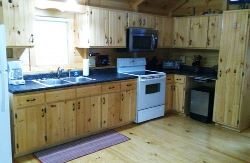 Coffeeville Cabin | Fox Hunting, Crappie Fishing Getaway