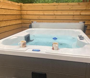 Storwood House | Fox Lodge at Owlet Hideaway - with Hot Tub, Near York