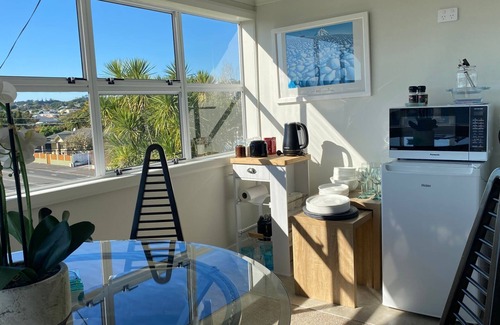 New Plymouth House | FOX MANOR - LEVEL TWO