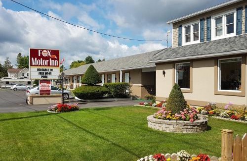 Napanee Hotel | Fox Motor Inn