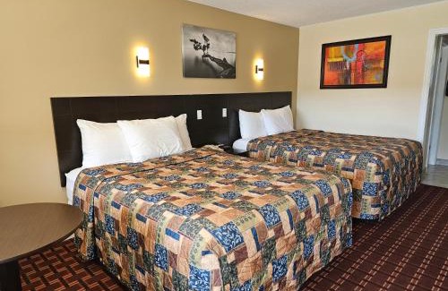 Napanee Hotel | Fox Motor Inn