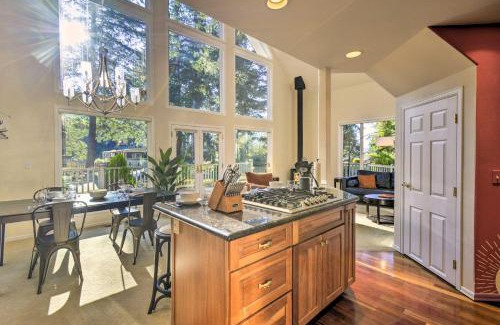 Hansville House | Fox Paws Luxury Cabin - Hot tub, Fire pit & Pines!