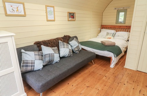 Sutton-in-Craven Cottage | FOX, pet friendly, character holiday cottage in Cross Hills