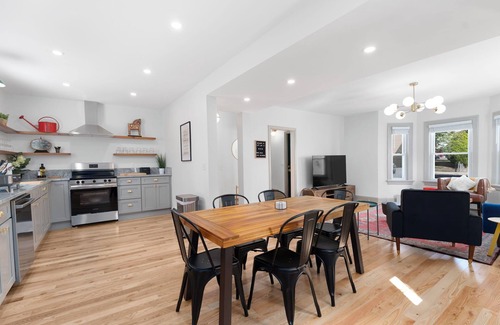 Fox Point House | Fox Point House: Walk to Brown/RISD + Free Parking for Up to 3 Cars!