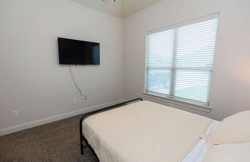 Lubbock House | Fox Ridge Luxury #2-3 Bed/2 Bath home in Lubbock