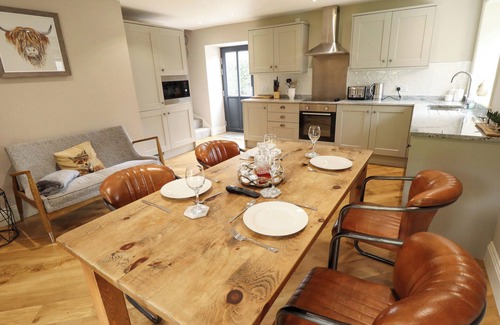 Mappleton House | FOX'S DEN, pet friendly, character holiday cottage in Burton Pidsea