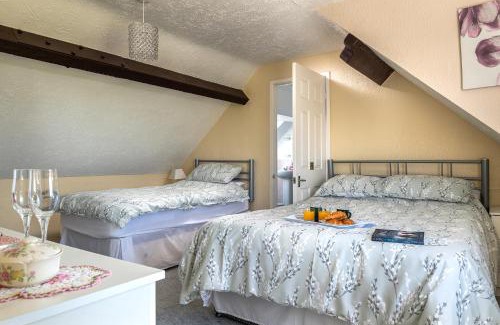 Dinas House | Fox's Lair Farmhouse