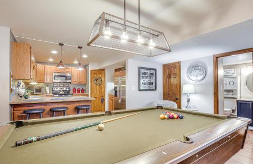 Troy Apartment | Foxes Den with Hot Tub, Pool Table and Fire Pit!