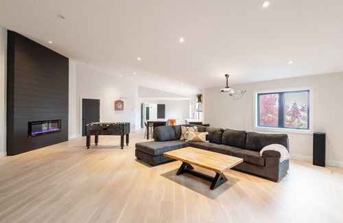 Huron East House | Foxfield Estate Luxury 7BR Countryside Estate Indoor Heated Pool and Sauna