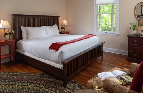 Charlottesville Bed & Breakfast | Foxfield Inn