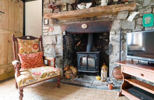 Abergavenny Cottage | Foxglove Cottage beautiful views of Clydach Gorge
