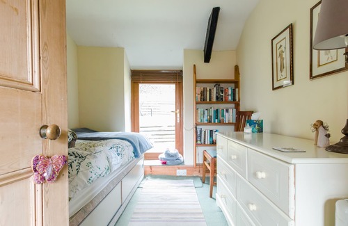 Abergavenny Cottage | Foxglove Cottage beautiful views of Clydach Gorge