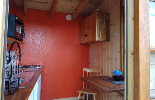 Newcastle-on-Clun Cabin | Foxglove Holiday Private Eco Accommodation