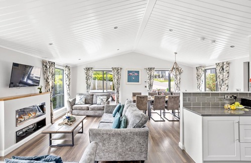 Mary Tavy House | Foxglove Lodge, 31 Roadford Lake Lodges