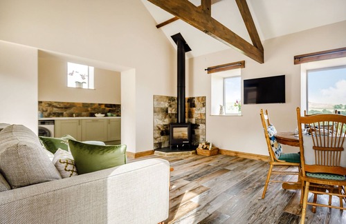 Beck Hole Cottage | FOXGLOVE, pet friendly, with hot tub in Goathland