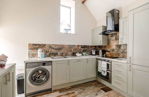 Beck Hole Cottage | FOXGLOVE, pet friendly, with hot tub in Goathland