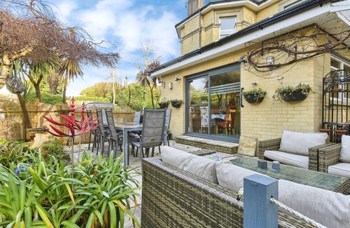 Shanklin House | Foxhills - a house that sleeps 16 guests in 8 bedrooms