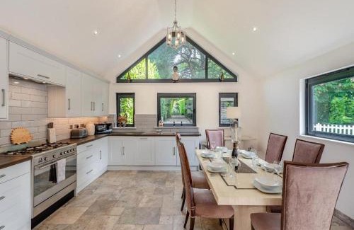 Harrietsham House | Foxton Lodge