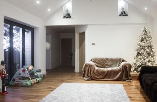 Harrietsham House | Foxton Lodge - Uk47296