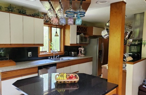 Glasgo House | Foxwoods, Historic Mystic, Misquamicut Beach, Block Island! AMAZING LOCATION!