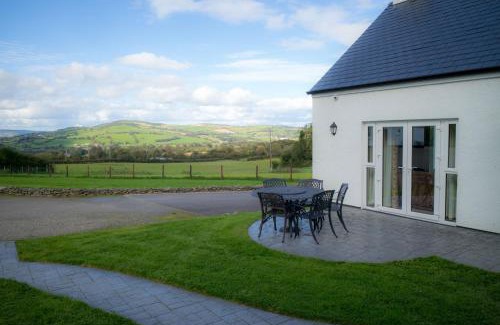 Strabane House | Foyle Cottage