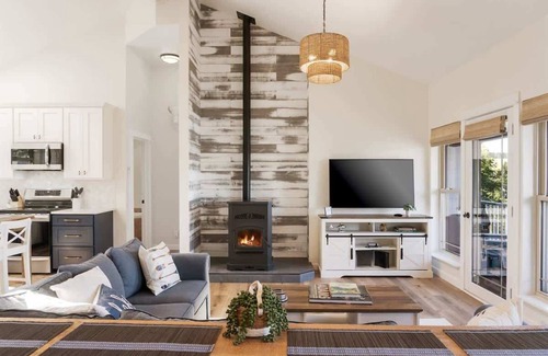 Kalispell House | Foys Lake House offers perfect lakeside vacation!