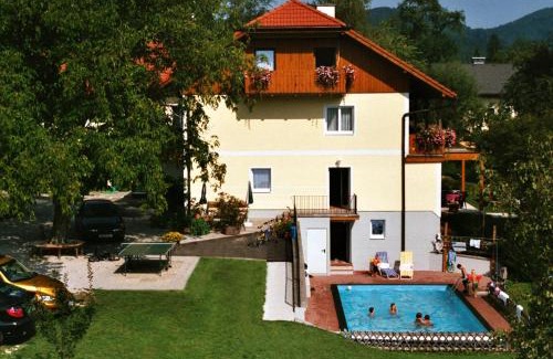 Schoerfling am Attersee House | Frühstückpension Haus Helene