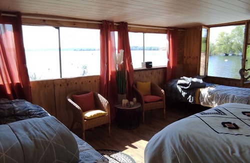 Eclaron-Braucourt-Sainte-Liviere Cabin | Wooden hut on stilts at Lac du Der - Nature escape & unusual charm