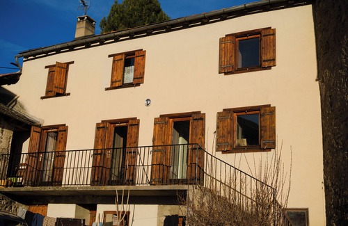 Angoustrine Villa | Cosy mountain home ideal for families and friends.