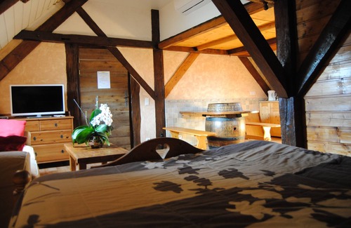 Beaujeu-Saint-Vallier-Pierrejux-et-Quitteur House | Le Domaine des Papillons