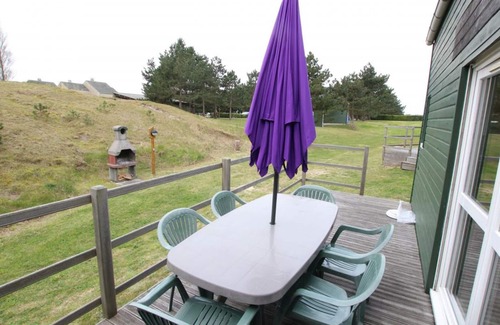 Saint-Martin de Brehal Cottage | Cozy Family Retreat: 2BR, Terrace, BBQ, Near Granville, Pet-Friendly
