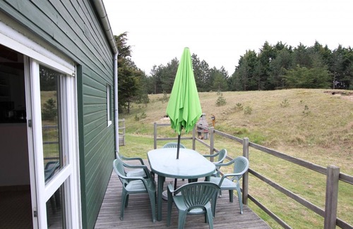 Saint-Martin de Brehal Cottage | Family-Friendly Seaside Cottage: WiFi, Shared Laundry, Terrace, Pets Welcome, Parking