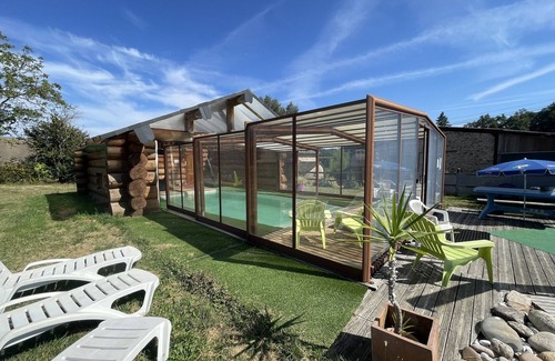 Camps-Saint-Mathurin-Leobazel House | Vacation Home "Les Fourniols" with Private Garden & Shared Indoor Pool