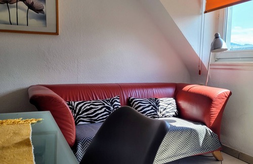 Stuhlinger Apartment | FR/center at the main station, 2 bedrooms, sleeping possibilities for up to 5 persons