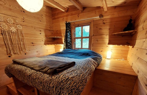 Lanobre Ski Chalet | Gîte à la ferme de la Luciole