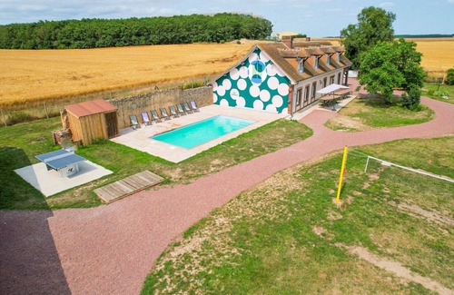 Fessanvilliers-Mattanvilliers Villa | So Villa Vallée (28) - Swimming pool - Basketball - 1h30 Paris - 36p.