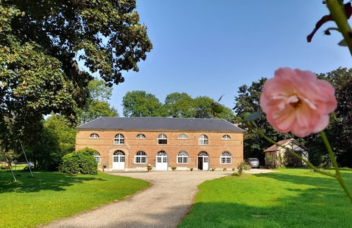La Chapelle-du-Bois-des-Faulx House | The Castle Stables