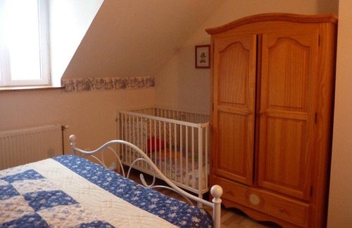 La Chapelle-Saint-Martin-en-Plaine Cottage | Gite La Chapelle-Saint-Martin-en-Plaine, 3 bedrooms, 7 persons