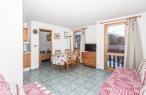 Montchavin Apartment | "Cozy 2BR + Cabin Apt in Montchavin, 1min to Slopes, Balcony, Ski Storage"