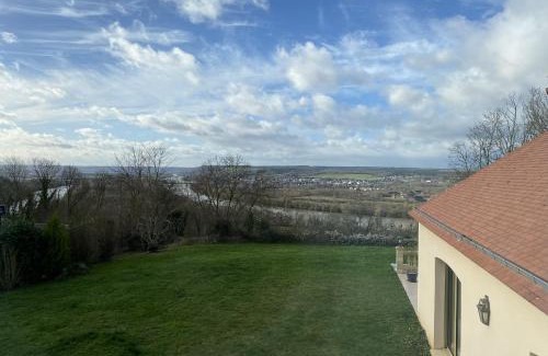 Les Authieux-sur-le-Port-Saint-Ouen Bed & Breakfast | La Tour en Seine