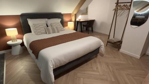 Les Authieux-sur-le-Port-Saint-Ouen Bed & Breakfast | La Tour en Seine